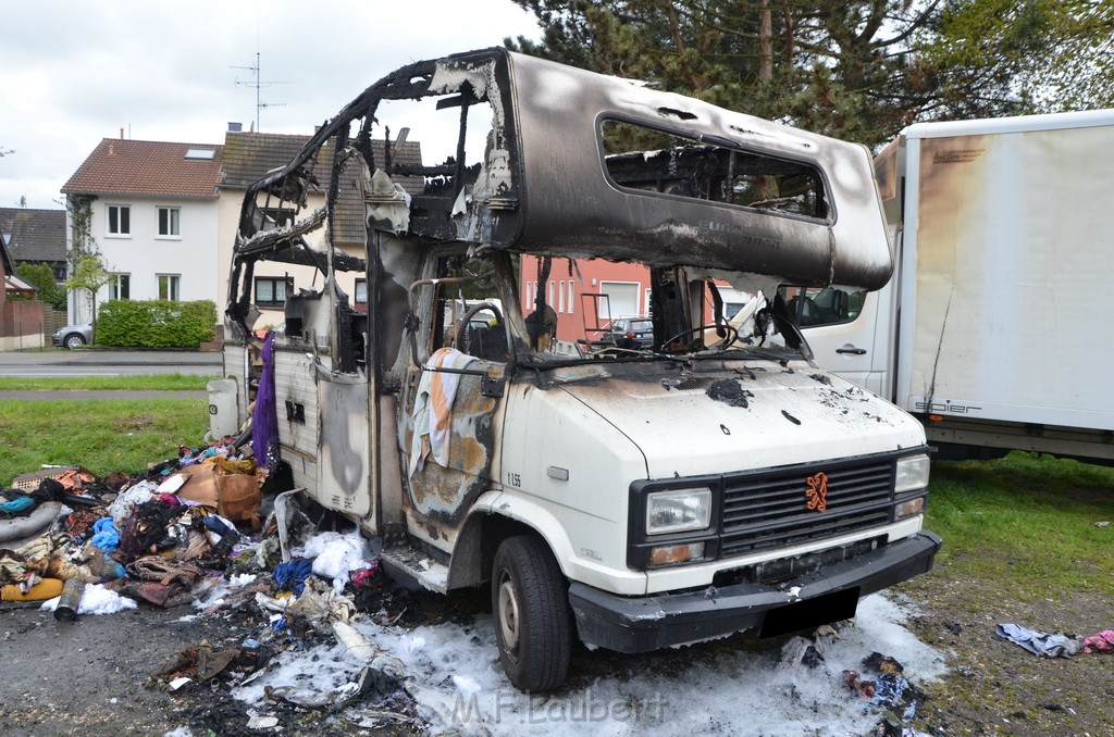 Wohnmobil ausgebrannt Koeln Porz Linder Mauspfad P032.JPG - Miklos Laubert